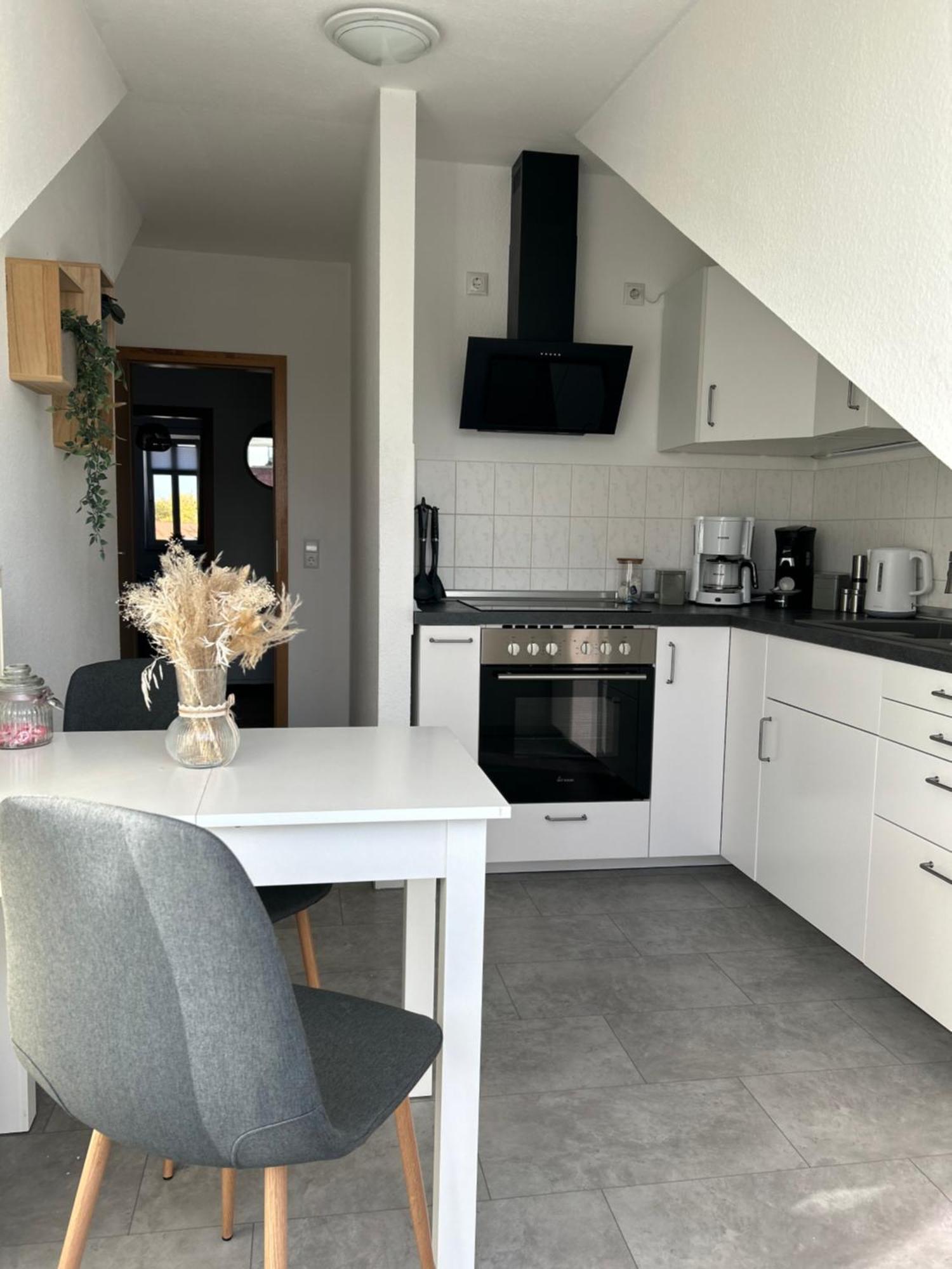 Gemuetliches Altstadtapartment Mit Balkon Und Smart Tv แอร์ฟวร์ท ภายนอก รูปภาพ
